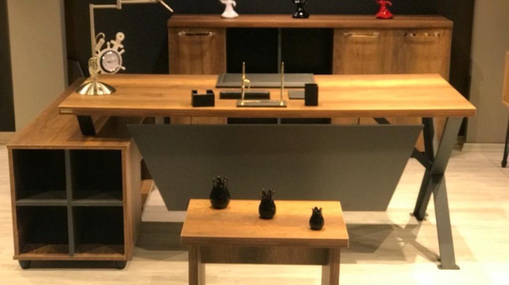 X Ayaklı Masa Takımı